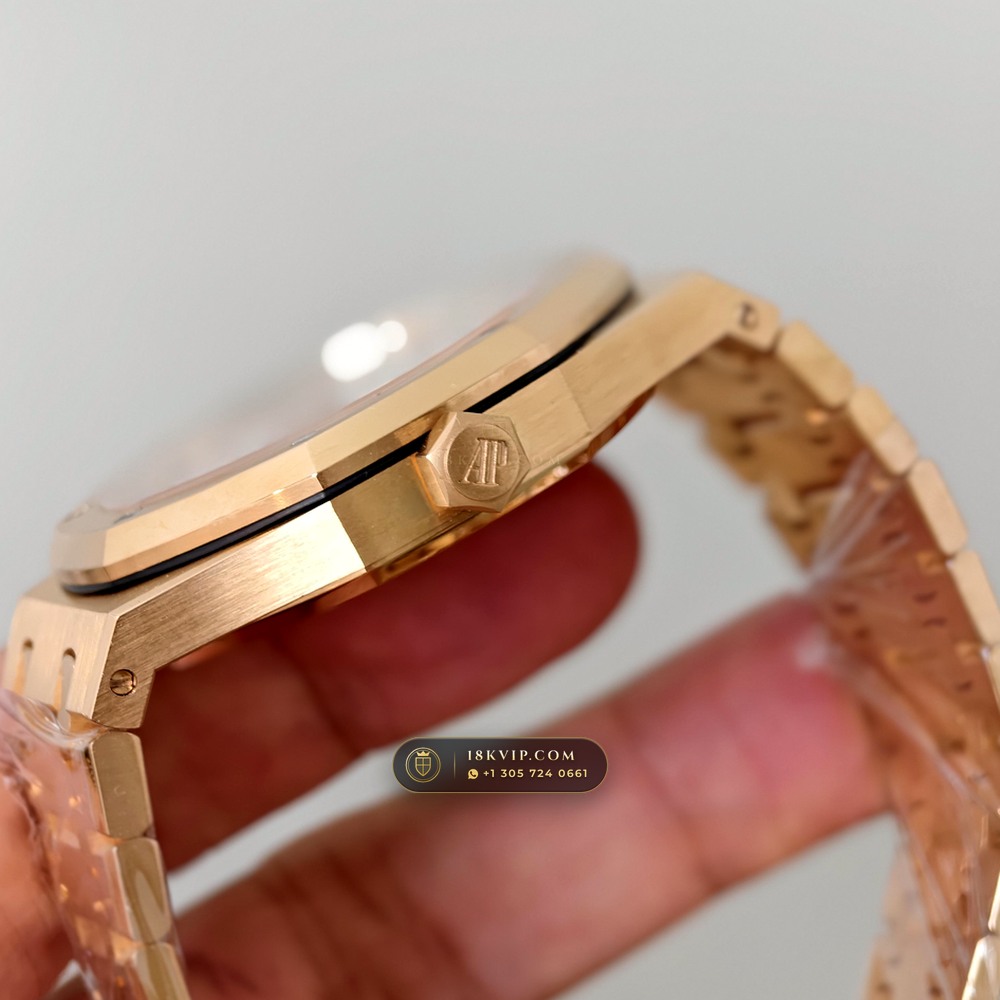 Audemars Piguet Royal Oak Selfwinding 41mm 18K Rose Gold Ref. 15400OR — Private Vault Edition — Studio Gallery Plate IV in 18K Rose Gold Au750 (223.7g Verified Mass, Audemars Piguet Cal. 3120 - 22K Gold Rotor)