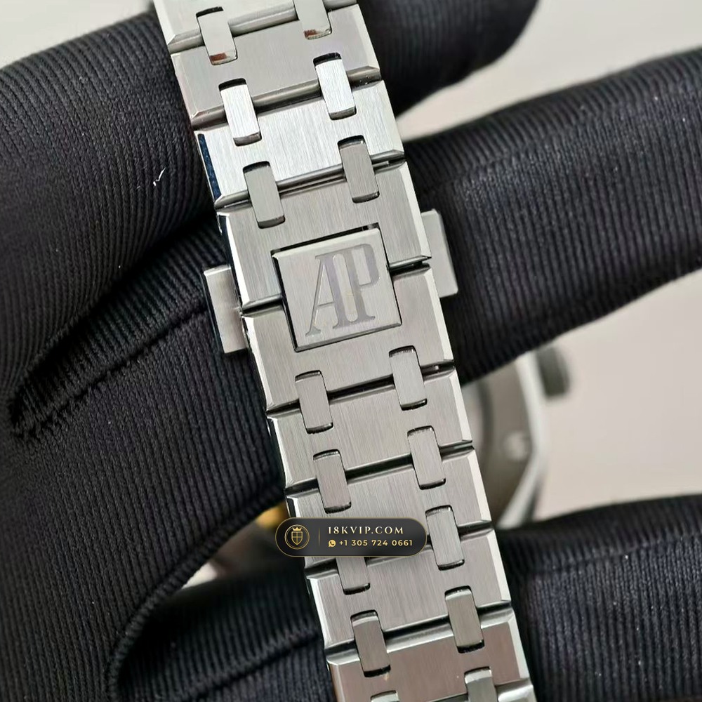 Audemars Piguet Royal Oak Selfwinding 37mm Hand-Chamfered Bevel Spec Ref. 15450ST — Private Vault Edition — Studio Gallery Plate VIII in 904L Stainless Steel Custom Architecture (132.7g Verified Mass, Audemars Piguet Cal. 3120 / Cal. 5900)