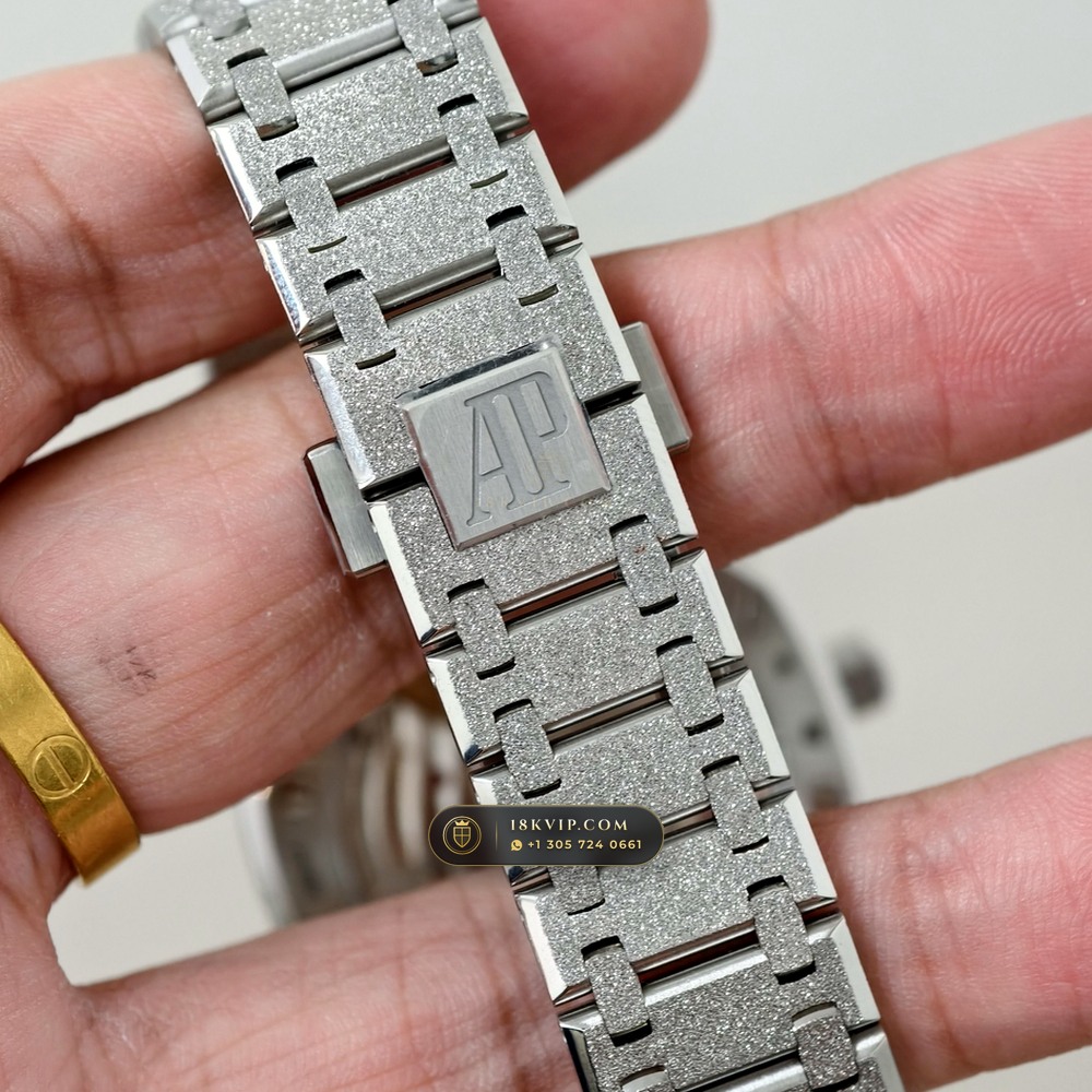 Audemars Piguet Royal Oak Jumbo Extra-Thin 39mm Geneva Atelier Spec Ref. 16202XT.OO.1240XT.01 — Private Vault Edition — Studio Gallery Plate V in Grade 5 Titanium Monobloc (94.3g Verified Mass, Audemars Piguet Cal. 7121)