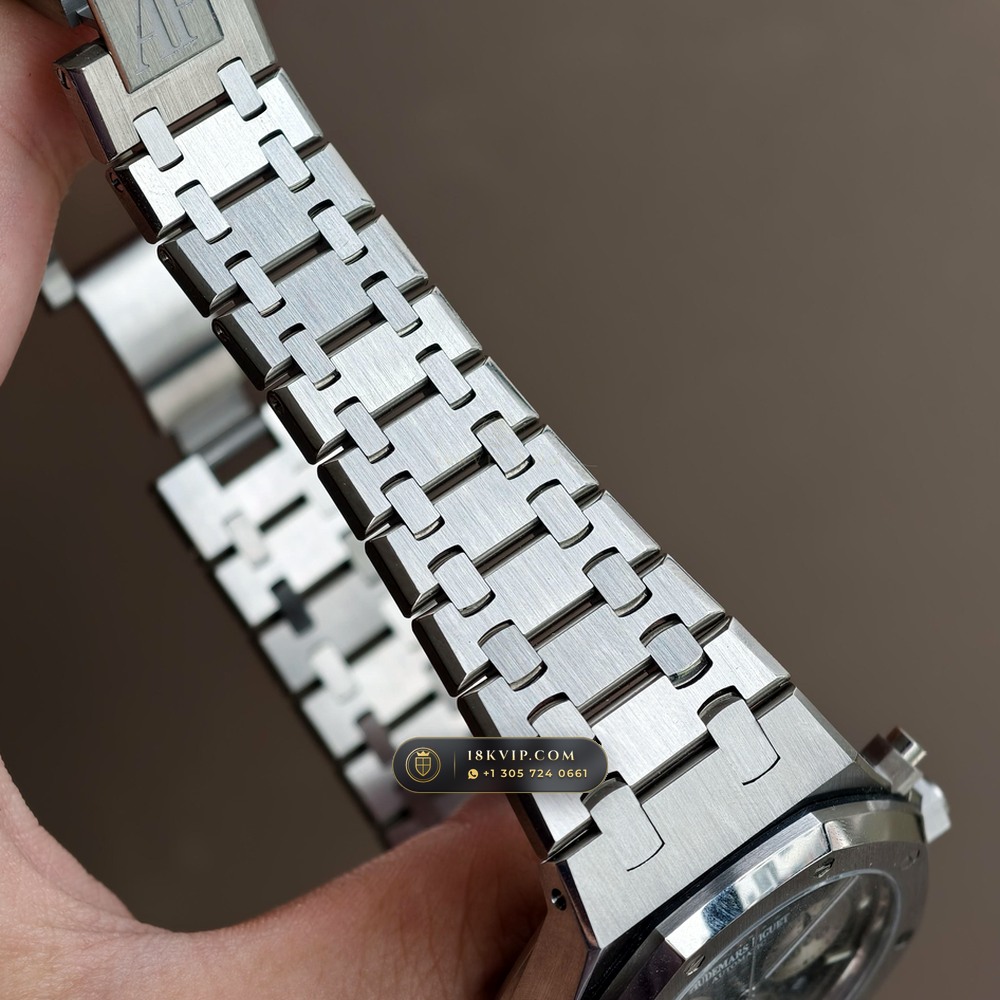 Audemars Piguet Royal Oak Selfwinding Chronograph 38mm Sunburst Rhodium / Slate Grey Dial Ref. 26315ST.OO.1256ST.02 — Private Vault Edition — Studio Gallery Plate VII in 904L Stainless Steel Custom Architecture (146.1g Verified Mass, Audemars Piguet Cal. 2385 Column-Wheel Chronograph)