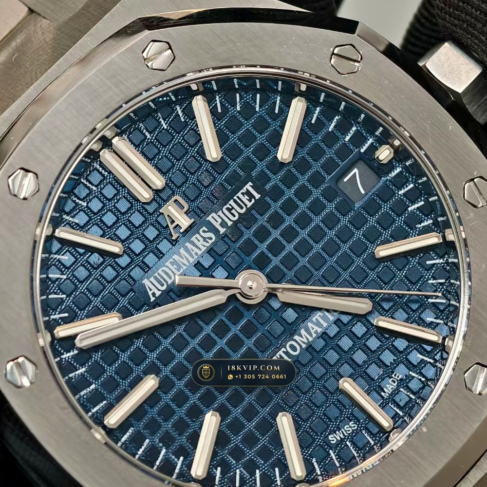 Audemars Piguet Royal Oak Selfwinding 37mm Master Watchmaker Spec Ref. 15450ST — Private Vault Edition — Studio Gallery Plate IV in 904L Stainless Steel Custom Architecture (132.6g Verified Mass, Audemars Piguet Cal. 3120 / Cal. 5900)