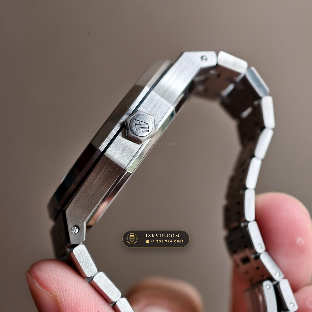 Audemars Piguet Royal Oak Selfwinding 41mm Custom Tapestry Dial 22K Gold Rotor Ref. 15510ST — Private Vault Edition — Studio Gallery Plate V in 904L Stainless Steel Custom Architecture (166.4g Verified Mass, Audemars Piguet Cal. 4302 - 70h Power Reserve)