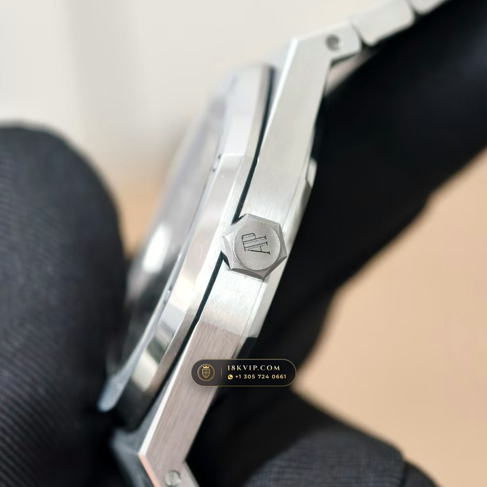 Audemars Piguet Royal Oak Selfwinding 41mm Ref. 15400ST — Private Vault Edition — Studio Gallery Plate VII in 904L Stainless Steel Custom Architecture (166.8g Verified Mass, Audemars Piguet Cal. 3120 - 22K Gold Rotor)