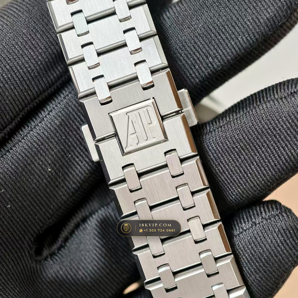 Audemars Piguet Royal Oak Selfwinding 41mm Sunray Emerald / Khaki Green Dial Ref. 15510ST — Private Vault Edition — Studio Gallery Plate VII in 904L Stainless Steel Custom Architecture (166.6g Verified Mass, Audemars Piguet Cal. 4302 - 70h Power Reserve)