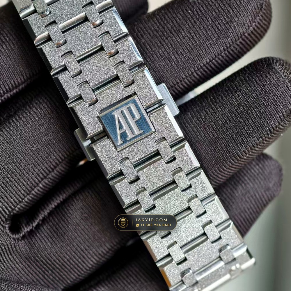 Audemars Piguet Royal Oak Double Balance Wheel Openworked 41mm 18K White Gold Ref. 15412BC — Private Vault Edition — Studio Gallery Plate VIII in 18K White Gold Au750 (224.8g Verified Mass, Audemars Piguet Cal. 3132 Dual-Balance Openworked)