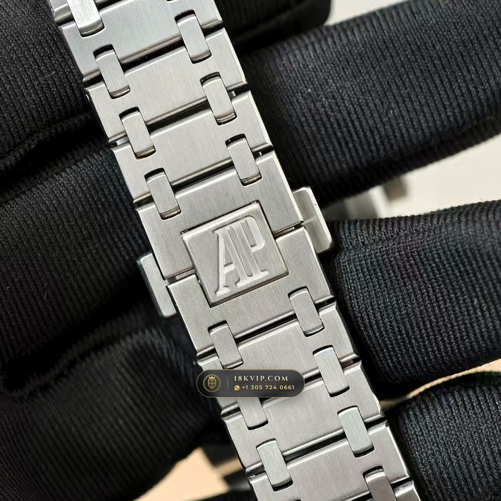 Audemars Piguet Royal Oak Jumbo Extra-Thin 39mm Vendome Salon Spec Ref. 15202ST — Private Vault Edition — Studio Gallery Plate VI in 904L Stainless Steel Custom Architecture (103.6g Verified Mass, Audemars Piguet Cal. 2121 Ultra-Thin)