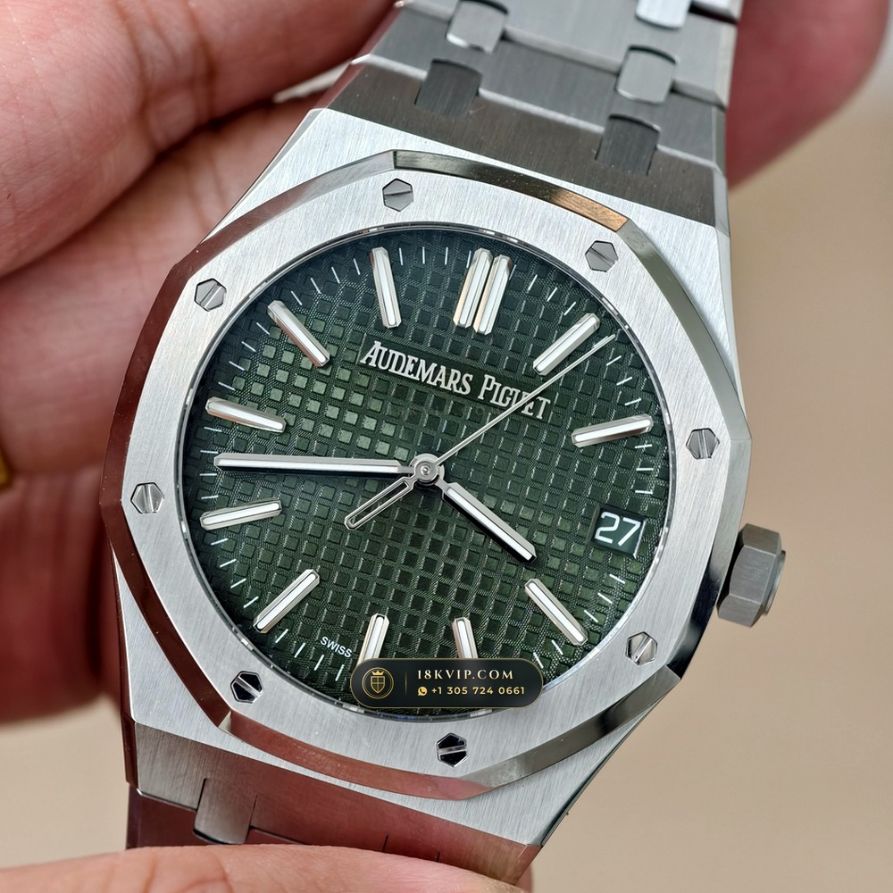 Audemars Piguet Royal Oak Selfwinding 41mm Sunray Emerald / Khaki Green Dial Custom SW Dial Deep Crystal Optics Ref. 15510ST — Private Vault Edition — Studio Gallery Plate II in 904L Stainless Steel Custom Architecture (166.5g Verified Mass, Audemars Piguet Cal. 4302 - 70h Power Reserve)