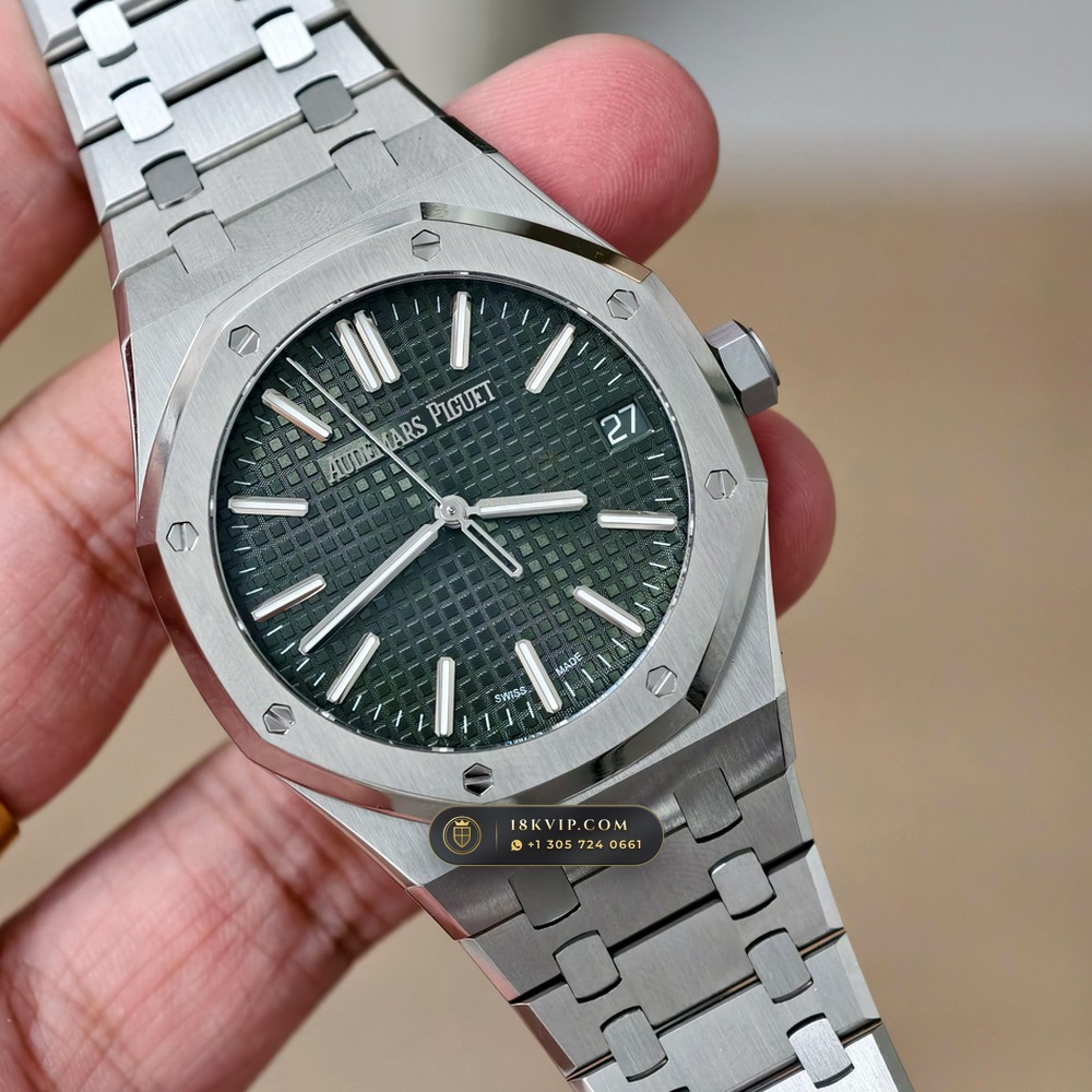 Audemars Piguet Royal Oak Selfwinding 41mm Sunray Emerald / Khaki Green Dial Custom SW Dial Deep Crystal Optics Ref. 15510ST — Private Vault Edition — Studio Gallery Plate III in 904L Stainless Steel Custom Architecture (166.5g Verified Mass, Audemars Piguet Cal. 4302 - 70h Power Reserve)