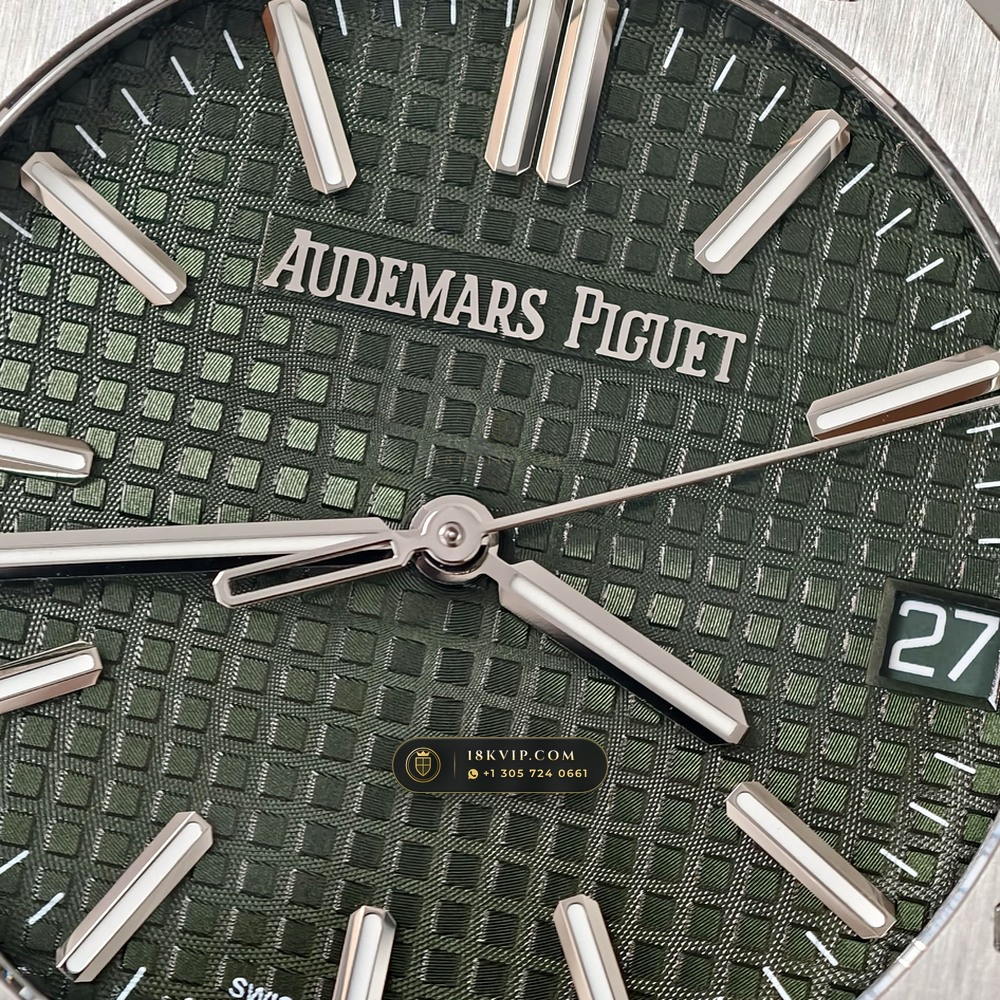 Audemars Piguet Royal Oak Selfwinding 41mm Sunray Emerald / Khaki Green Dial Custom SW Dial Deep Crystal Optics Ref. 15510ST — Private Vault Edition — Studio Gallery Plate IV in 904L Stainless Steel Custom Architecture (166.5g Verified Mass, Audemars Piguet Cal. 4302 - 70h Power Reserve)