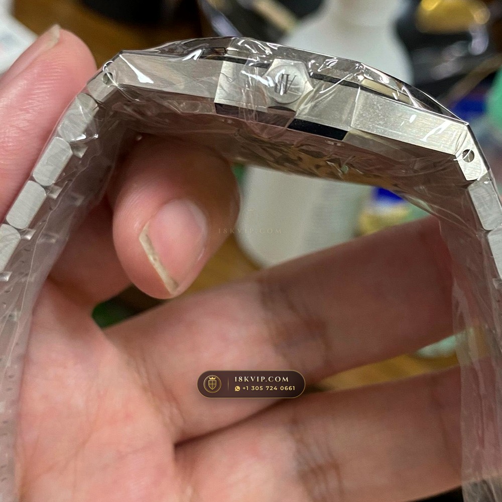Audemars Piguet Royal Oak Double Balance Wheel Openworked 41mm Baguette Blue Topaz Bezel 18K White Gold Geneva Atelier Spec Ref. 15412BC.TO.1220BC.01 — Private Vault Edition — Studio Gallery Plate V in 18K White Gold Au750 (224.1g Verified Mass, Audemars Piguet Cal. 3132 Dual-Balance Openworked)
