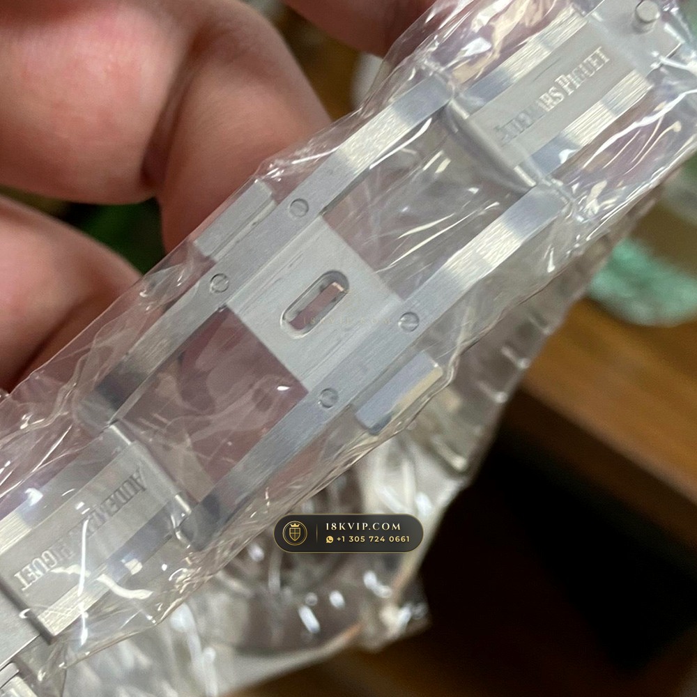 Audemars Piguet Royal Oak Double Balance Wheel Openworked 41mm Baguette Blue Topaz Bezel 18K White Gold Geneva Atelier Spec Ref. 15412BC.TO.1220BC.01 — Private Vault Edition — Studio Gallery Plate VIII in 18K White Gold Au750 (224.1g Verified Mass, Audemars Piguet Cal. 3132 Dual-Balance Openworked)
