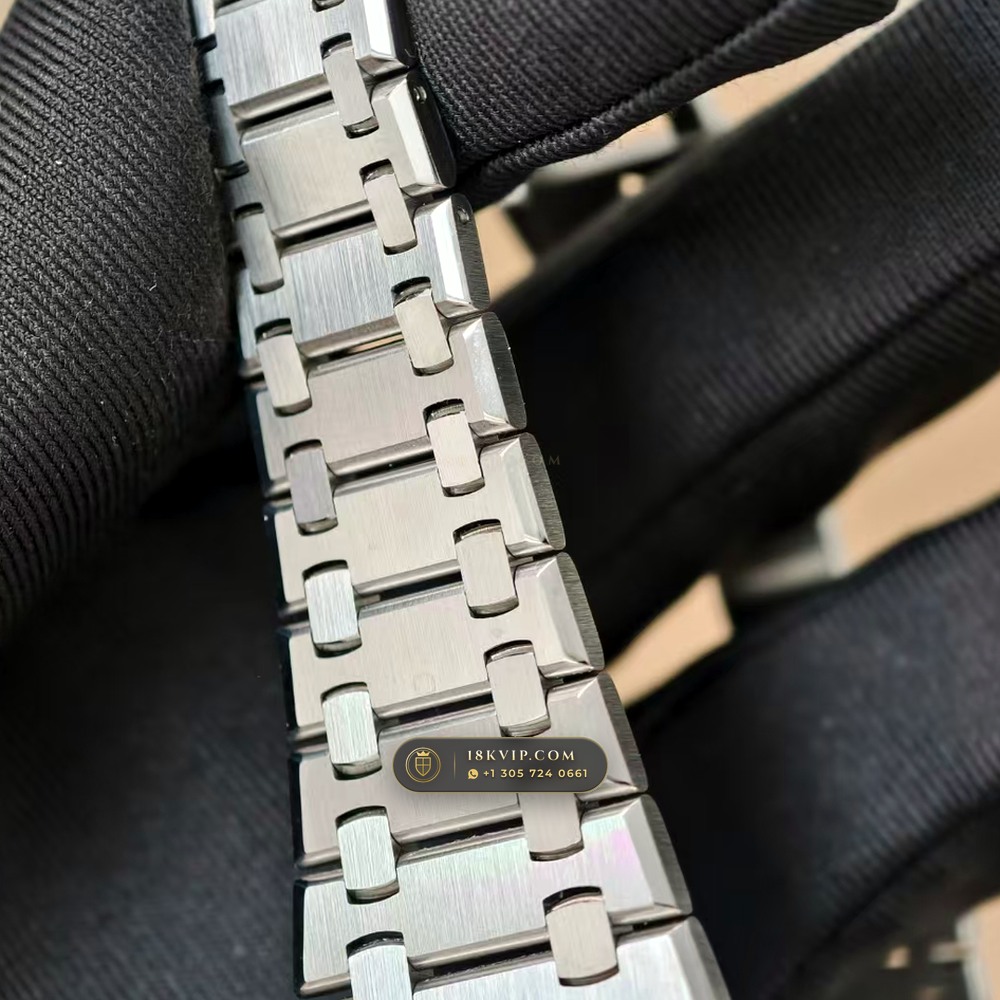Audemars Piguet Royal Oak Jumbo Extra-Thin 39mm Ref. 16202 — Private Vault Edition — Studio Gallery Plate V in 904L Stainless Steel Custom Architecture (103.7g Verified Mass, Audemars Piguet Cal. 7121)