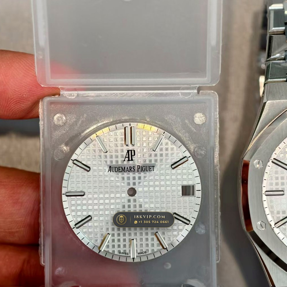 Audemars Piguet Royal Oak Selfwinding 41mm Hand-Chamfered Bevel Spec Ref. 15500ST — Private Vault Edition — Studio Gallery Plate III in 904L Stainless Steel Custom Architecture (166.6g Verified Mass, Audemars Piguet Cal. 4302 - 70h Power Reserve)