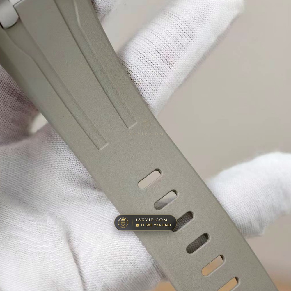 Audemars Piguet Royal Oak Offshore Selfwinding Chronograph 43mm Ref. 26420SO.OO.A600CA.01 — Private Vault Edition — Studio Gallery Plate VIII in 904L Stainless Steel Custom Architecture (174.6g Verified Mass, Audemars Piguet Cal. 4401 Flyback Chronograph)