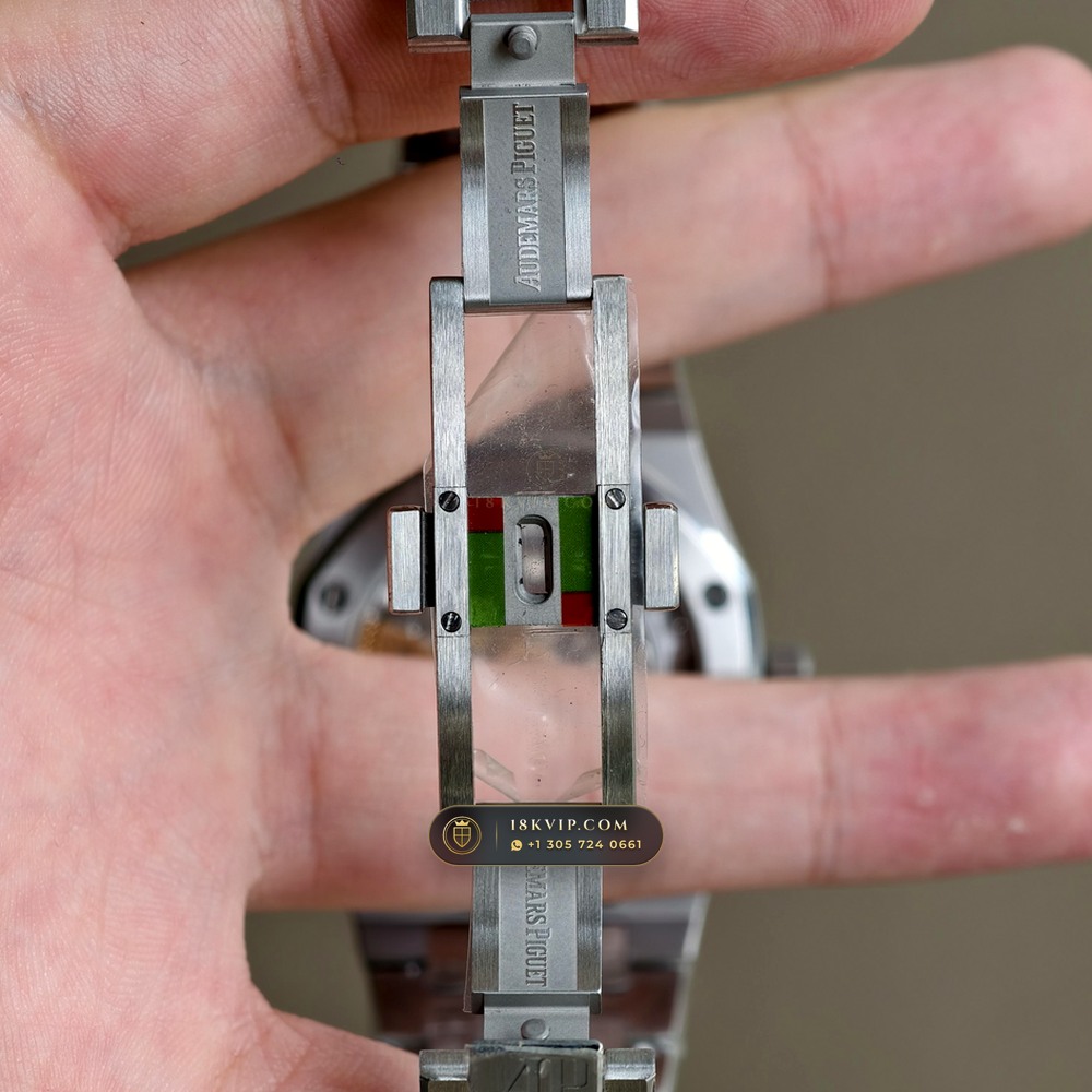 Audemars Piguet Royal Oak Jumbo Extra-Thin 39mm Ref. 15202ST.OO.1240ST.01 — Private Vault Edition — Studio Gallery Plate XI in 904L Stainless Steel Custom Architecture (103.2g Verified Mass, Audemars Piguet Cal. 2121 Ultra-Thin)