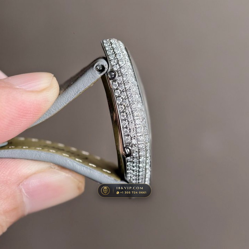 Cartier Crash de Cartier London Boutique Diamond Bezel 950 Platinum Ref. CRWHCH0006 — Private Vault Edition — Studio Gallery Plate V in 950 Platinum Pt950 (73.7g Verified Mass, Cartier Manufacture Hand-Wound Cal. 8970 MC)