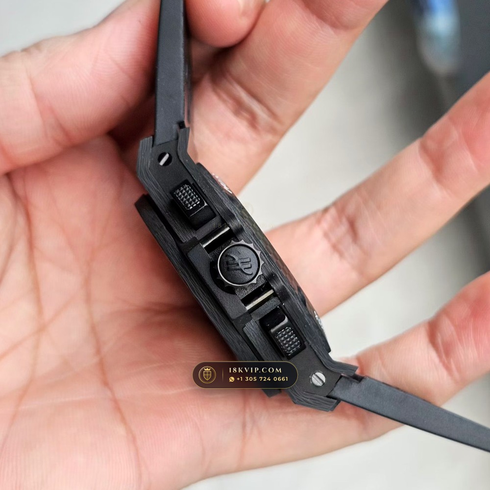Hublot Big Bang Evolution Chronograph 44mm Cal. HUB4200 Ref. 301.QX.1740.RX — Private Vault Edition — Studio Gallery Plate IV in Forged Carbon TPT & Titanium (120.8g Verified Mass, Hublot Unico Flyback Chronograph Cal. HUB1280)