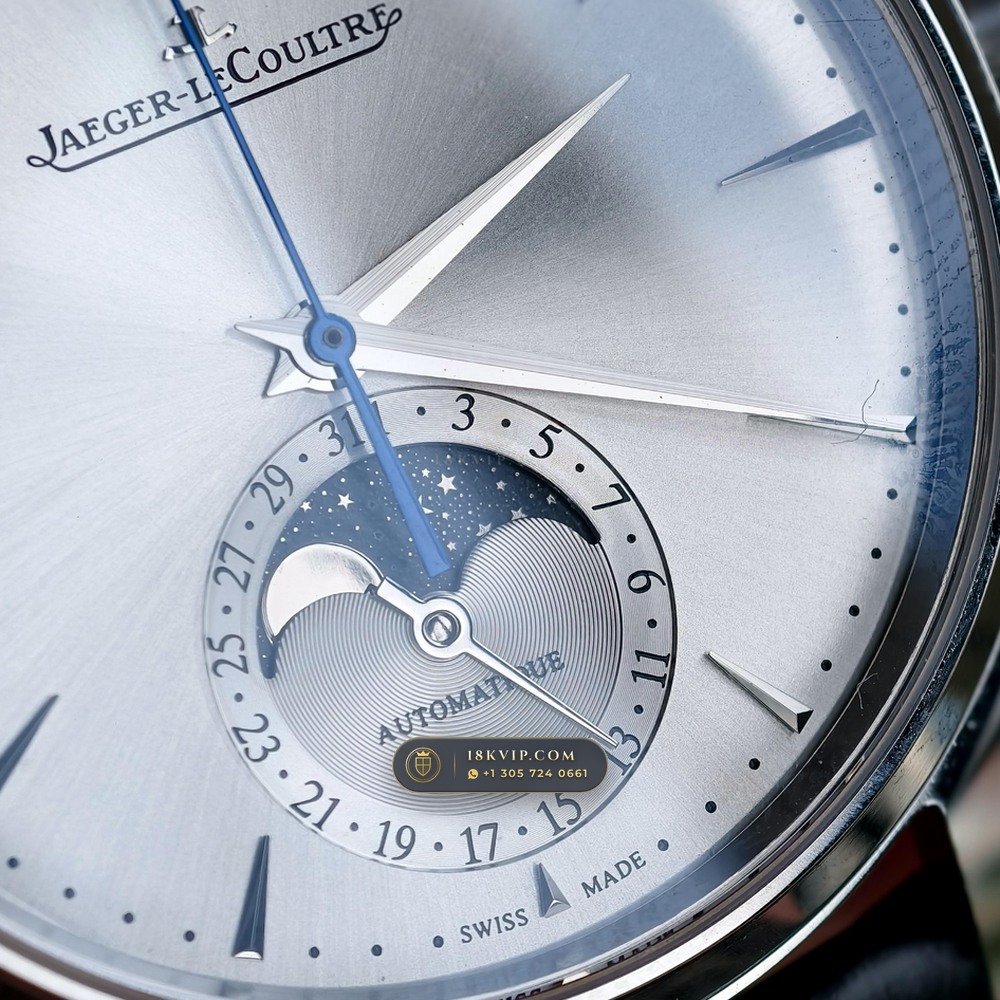 Jaeger-LeCoultre Master Ultra Thin Moon 39mm Silver Sunray Dial Ref. Q1368430 — Private Vault Edition — Studio Gallery Plate IV in 904L Stainless Steel Custom Architecture (68.5g Verified Mass, Jaeger-LeCoultre Manufacture Cal. 925 / Cal. 899)