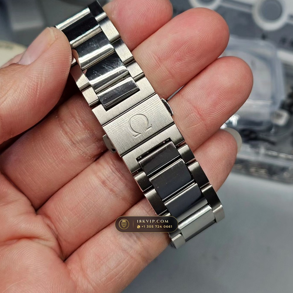 Omega Seamaster Aqua Terra 150M 41.5mm Cal. 8501 Ref. 231.10.42.21.03.001 — Private Vault Edition — Studio Gallery Plate VI in 904L Stainless Steel Custom Architecture (149.6g Verified Mass, Omega Co-Axial Master Chronometer Cal. 8900)