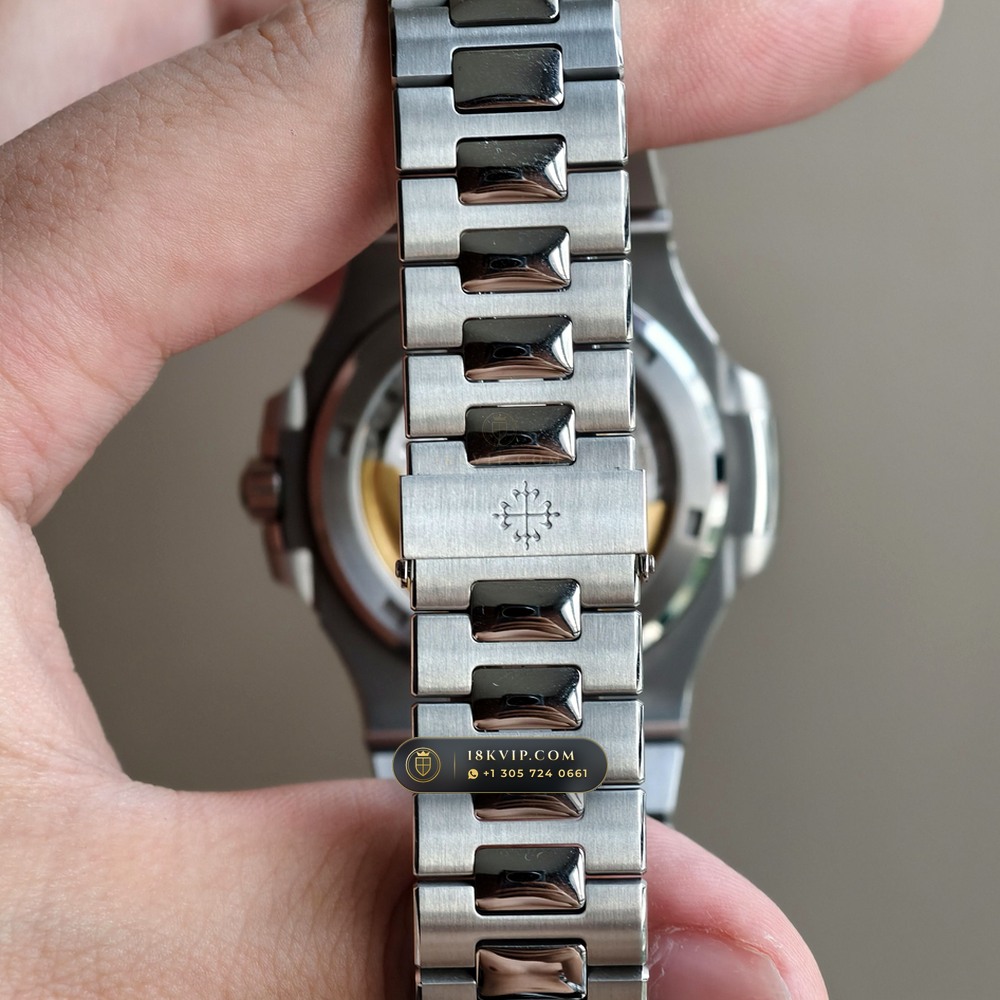 Patek Philippe Nautilus Self-Winding Ref. 5711/1A — Private Vault Edition — Studio Gallery Plate X in 904L Stainless Steel Custom Architecture (115.4g Verified Mass, Patek Philippe Cal. 26-330 S C / Cal. 324 S C - 21K Gold Rotor)