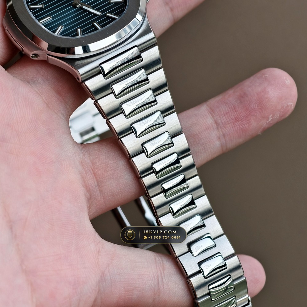 Patek Philippe Nautilus Self-Winding Ref. 5711/1A — Private Vault Edition — Studio Gallery Plate IX in 904L Stainless Steel Custom Architecture (115.4g Verified Mass, Patek Philippe Cal. 26-330 S C / Cal. 324 S C - 21K Gold Rotor)