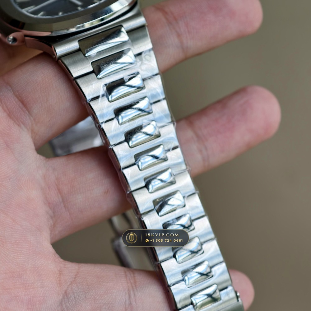 Patek Philippe Nautilus Self-Winding Ref. 5711/1A-001 — Private Vault Edition — Studio Gallery Plate IX in 904L Stainless Steel Custom Architecture (114.6g Verified Mass, Patek Philippe Cal. 26-330 S C / Cal. 324 S C - 21K Gold Rotor)