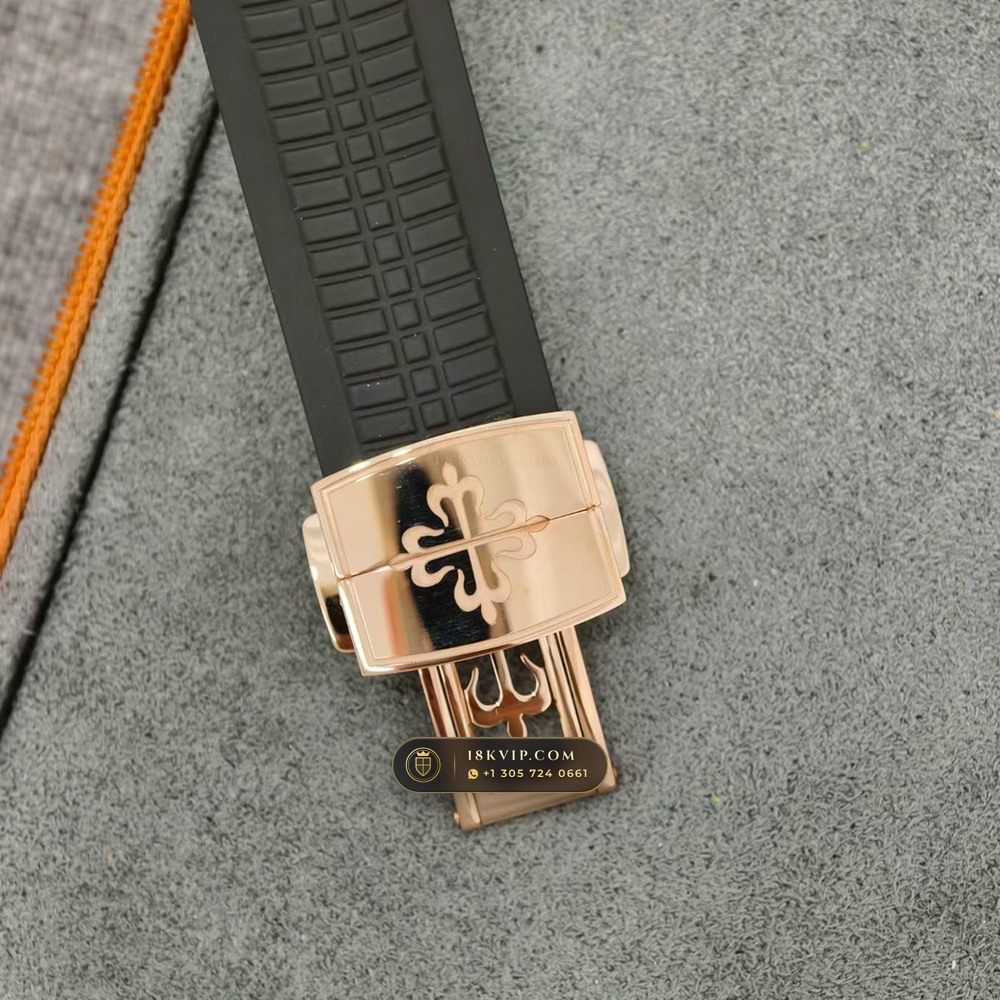 Patek Philippe Aquanaut Extra-Large Self-Winding 18K Rose Gold Ref. 5167R — Private Vault Edition — Studio Gallery Plate IX in 18K Rose Gold Au750 (108.7g Verified Mass, Patek Philippe Cal. 324 S C - 21K Gold Rotor)