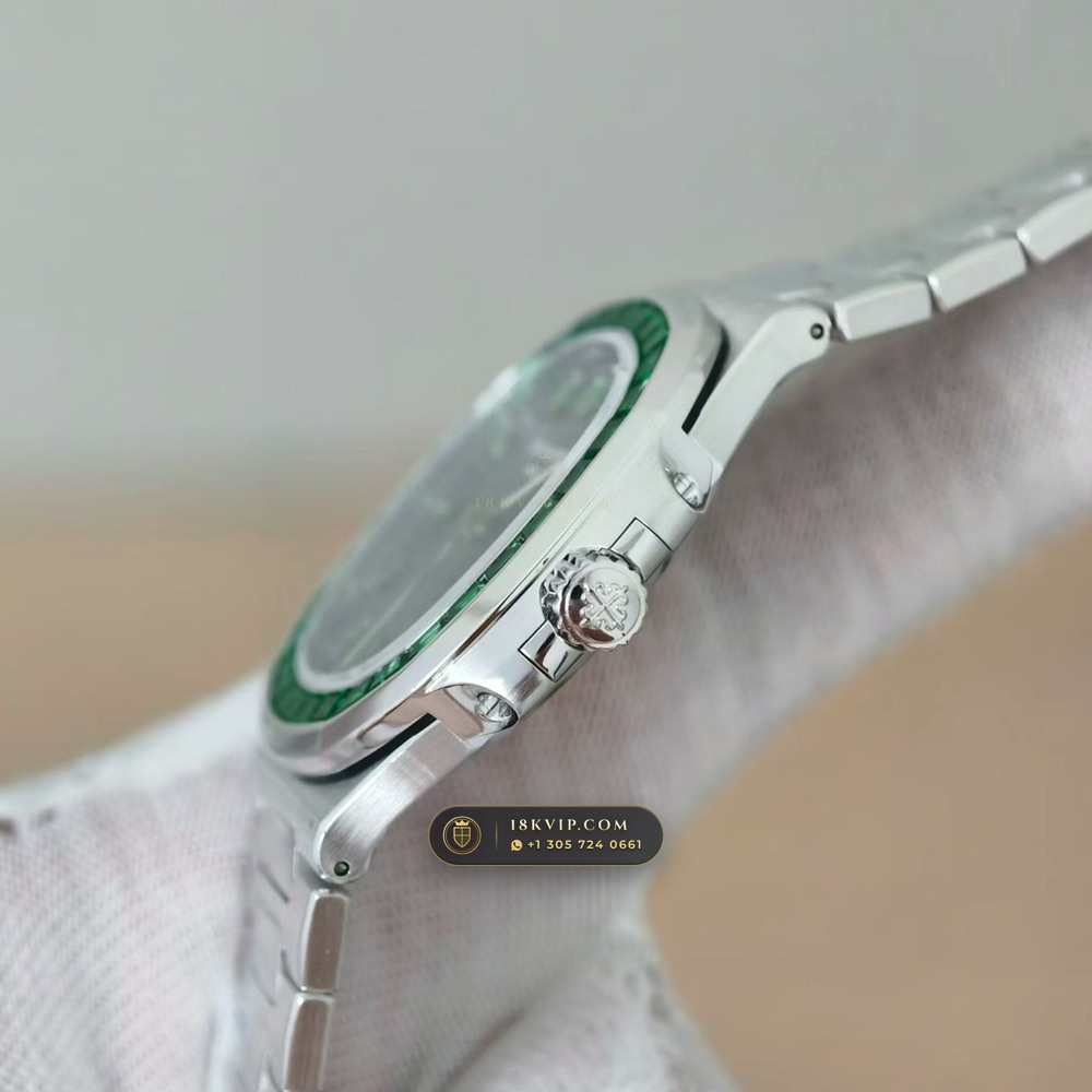 Patek Philippe Nautilus Self-Winding Baguette Emerald Bezel 950 Platinum Ref. 5711/113P-001 — Private Vault Edition — Studio Gallery Plate IV in 950 Platinum Pt950 (245.4g Verified Mass, Patek Philippe Cal. 26-330 S C / Cal. 324 S C - 21K Gold Rotor)