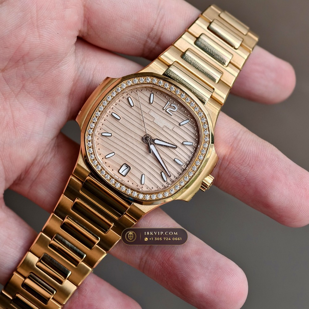 Patek Philippe Nautilus Ladies Automatic 18K Rose Gold Ref. 7118/1R — Private Vault Edition — Studio Gallery Plate III in 18K Rose Gold Au750 (145.9g Verified Mass, Patek Philippe Cal. 324 S C - 21K Gold Rotor)