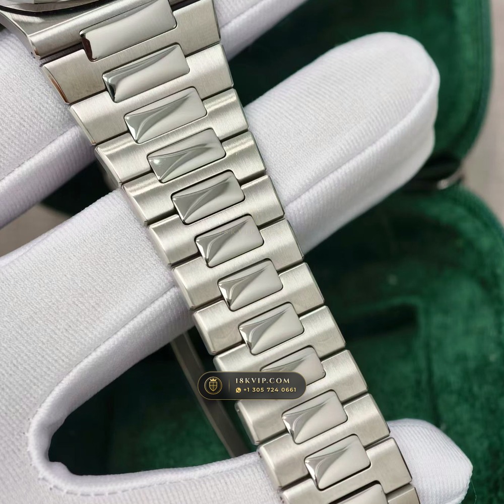 Patek Philippe Nautilus Self-Winding Tiffany Blue Dial Ref. 5711/1A-018 — Private Vault Edition — Studio Gallery Plate VIII in 904L Stainless Steel Custom Architecture (114.6g Verified Mass, Patek Philippe Cal. 26-330 S C / Cal. 324 S C - 21K Gold Rotor)