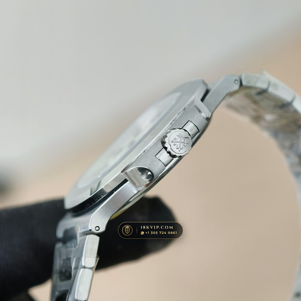 Patek Philippe Nautilus Self-Winding Ref. 5711/1A-011 — Private Vault Edition — Studio Gallery Plate IV in 904L Stainless Steel Custom Architecture (114.6g Verified Mass, Patek Philippe Cal. 26-330 S C / Cal. 324 S C - 21K Gold Rotor)