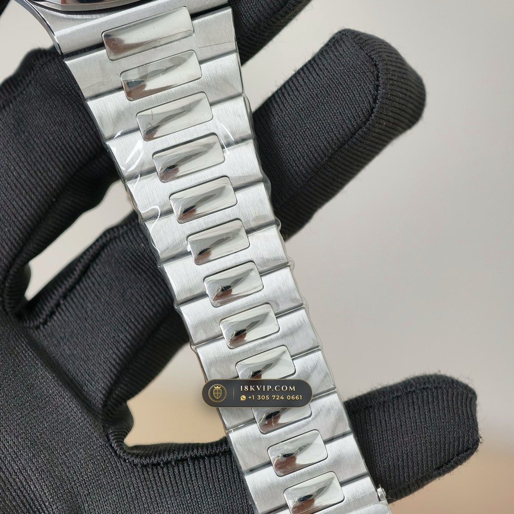 Patek Philippe Nautilus Self-Winding Ref. 5711/1A-011 — Private Vault Edition — Studio Gallery Plate VIII in 904L Stainless Steel Custom Architecture (114.6g Verified Mass, Patek Philippe Cal. 26-330 S C / Cal. 324 S C - 21K Gold Rotor)