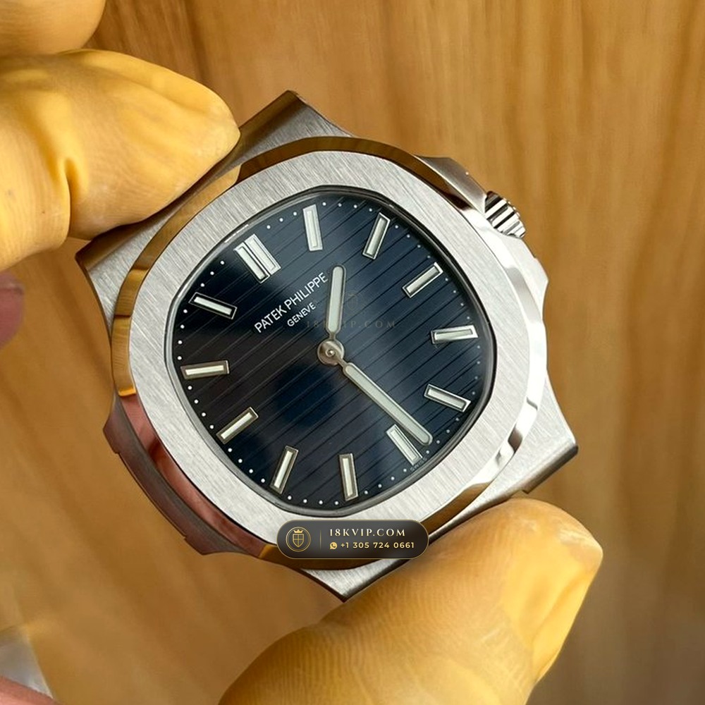 Patek Philippe Nautilus 41mm Sunburst Blue Dial 18K White Gold Ref. 5811/1G-001 — Private Vault Edition — Studio Gallery Plate II in 18K White Gold Au750 (181.4g Verified Mass, Patek Philippe Cal. 26-330 S C - 21K Gold Rotor)