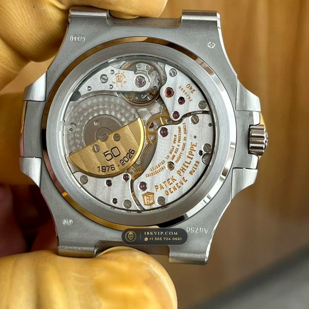 Patek Philippe Nautilus 41mm Sunburst Blue Dial 18K White Gold Ref. 5811/1G-001 — Private Vault Edition — Studio Gallery Plate VI in 18K White Gold Au750 (181.4g Verified Mass, Patek Philippe Cal. 26-330 S C - 21K Gold Rotor)