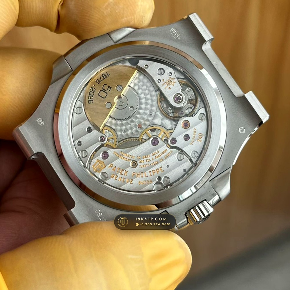 Patek Philippe Nautilus 41mm Sunburst Blue Dial 18K White Gold Ref. 5811/1G-001 — Private Vault Edition — Studio Gallery Plate VII in 18K White Gold Au750 (181.4g Verified Mass, Patek Philippe Cal. 26-330 S C - 21K Gold Rotor)