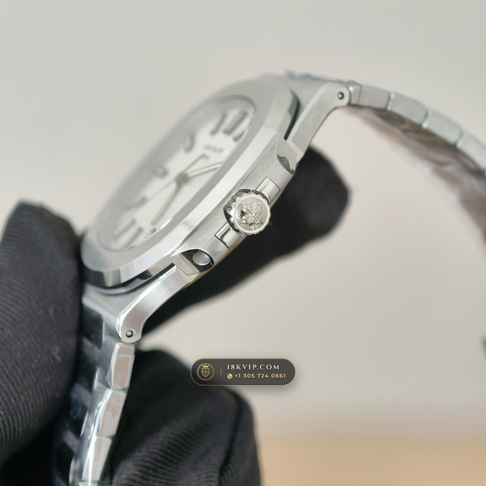 Patek Philippe Nautilus Self-Winding Ref. 5711A — Private Vault Edition — Studio Gallery Plate IV in 904L Stainless Steel Custom Architecture (115.0g Verified Mass, Patek Philippe Cal. 26-330 S C / Cal. 324 S C - 21K Gold Rotor)