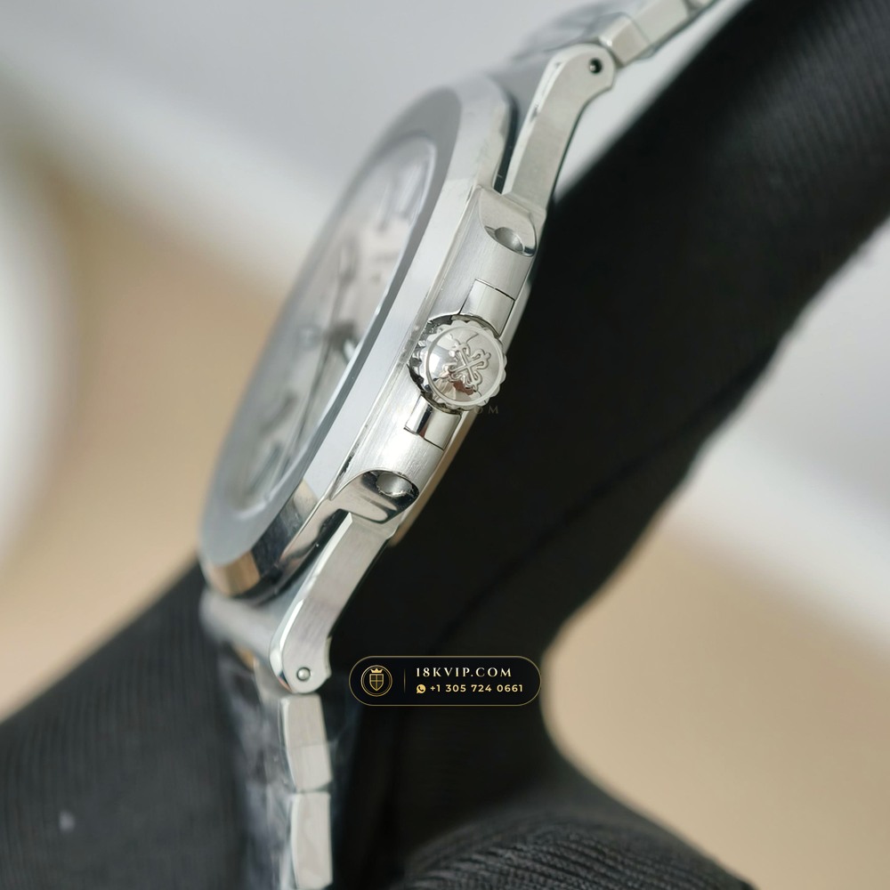 Patek Philippe Nautilus Self-Winding Custom SW Dial Free-Sprung Calibre Ref. 5711/1A-011 — Private Vault Edition — Studio Gallery Plate IV in 904L Stainless Steel Custom Architecture (115.4g Verified Mass, Patek Philippe Cal. 26-330 S C / Cal. 324 S C - 21K Gold Rotor)
