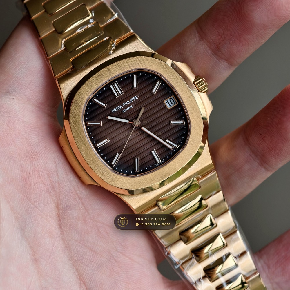 Patek Philippe Nautilus Self-Winding 18K Rose Gold Ref. 5711/1R-001 — Private Vault Edition — Studio Gallery Plate II in 18K Rose Gold Au750 (186.3g Verified Mass, Patek Philippe Cal. 26-330 S C / Cal. 324 S C - 21K Gold Rotor)