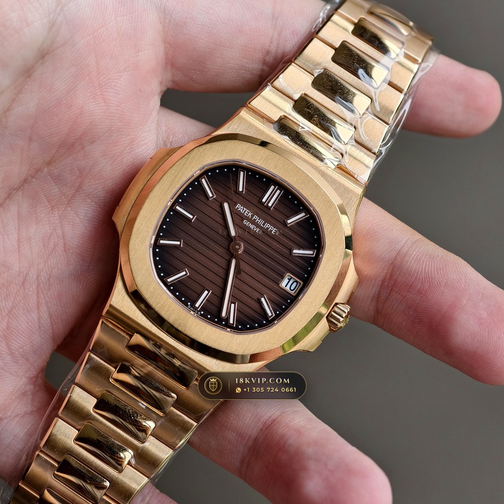 Patek Philippe Nautilus Self-Winding 18K Rose Gold Ref. 5711/1R-001 — Private Vault Edition — Studio Gallery Plate III in 18K Rose Gold Au750 (186.3g Verified Mass, Patek Philippe Cal. 26-330 S C / Cal. 324 S C - 21K Gold Rotor)