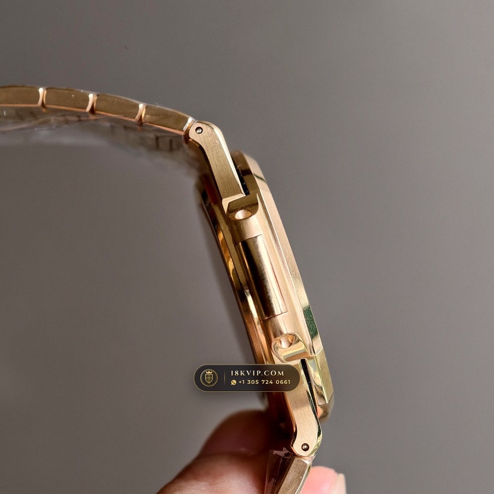 Patek Philippe Nautilus Self-Winding 18K Rose Gold Ref. 5711/1R-001 — Private Vault Edition — Studio Gallery Plate IV in 18K Rose Gold Au750 (186.3g Verified Mass, Patek Philippe Cal. 26-330 S C / Cal. 324 S C - 21K Gold Rotor)