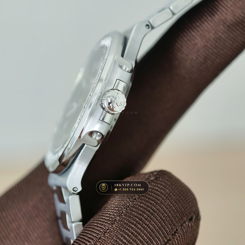 Patek Philippe Nautilus Self-Winding Diamond-Set Bezel Ref. 5711/1300A-001 — Private Vault Edition — Studio Gallery Plate V in 904L Stainless Steel Custom Architecture (118.2g Verified Mass, Patek Philippe Cal. 26-330 S C / Cal. 324 S C - 21K Gold Rotor)
