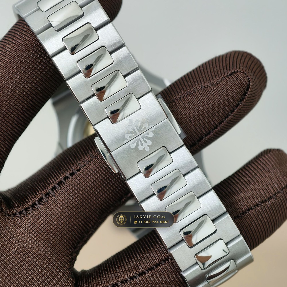 Patek Philippe Nautilus Self-Winding Diamond-Set Bezel Ref. 5711/1300A-001 — Private Vault Edition — Studio Gallery Plate VI in 904L Stainless Steel Custom Architecture (118.2g Verified Mass, Patek Philippe Cal. 26-330 S C / Cal. 324 S C - 21K Gold Rotor)