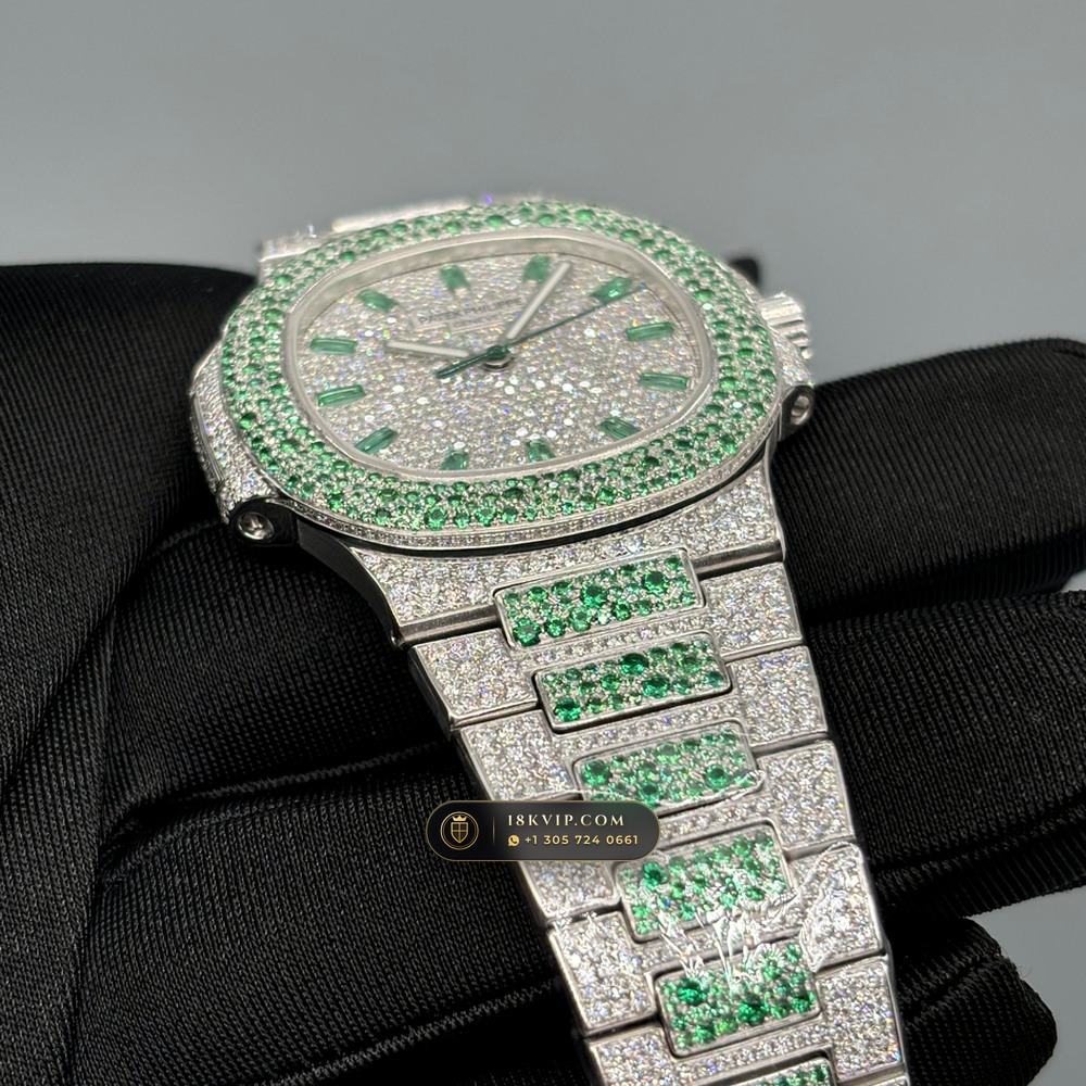 Patek Philippe Nautilus Self-Winding 40mm Baguette Emerald & Diamond Edition Ref. 5711/113P-001 — Private Vault Edition — Studio Gallery Plate VI in 904L Stainless Steel Custom Architecture (114.9g Verified Mass, Patek Philippe Cal. 26-330 S C / Cal. 324 S C - 21K Gold Rotor)