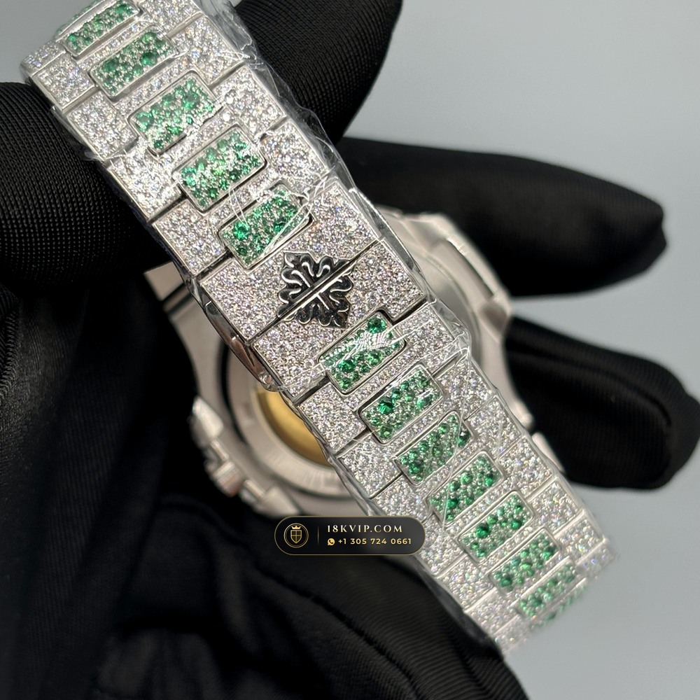 Patek Philippe Nautilus Self-Winding 40mm Baguette Emerald & Diamond Edition Ref. 5711/113P-001 — Private Vault Edition — Studio Gallery Plate VII in 904L Stainless Steel Custom Architecture (114.9g Verified Mass, Patek Philippe Cal. 26-330 S C / Cal. 324 S C - 21K Gold Rotor)