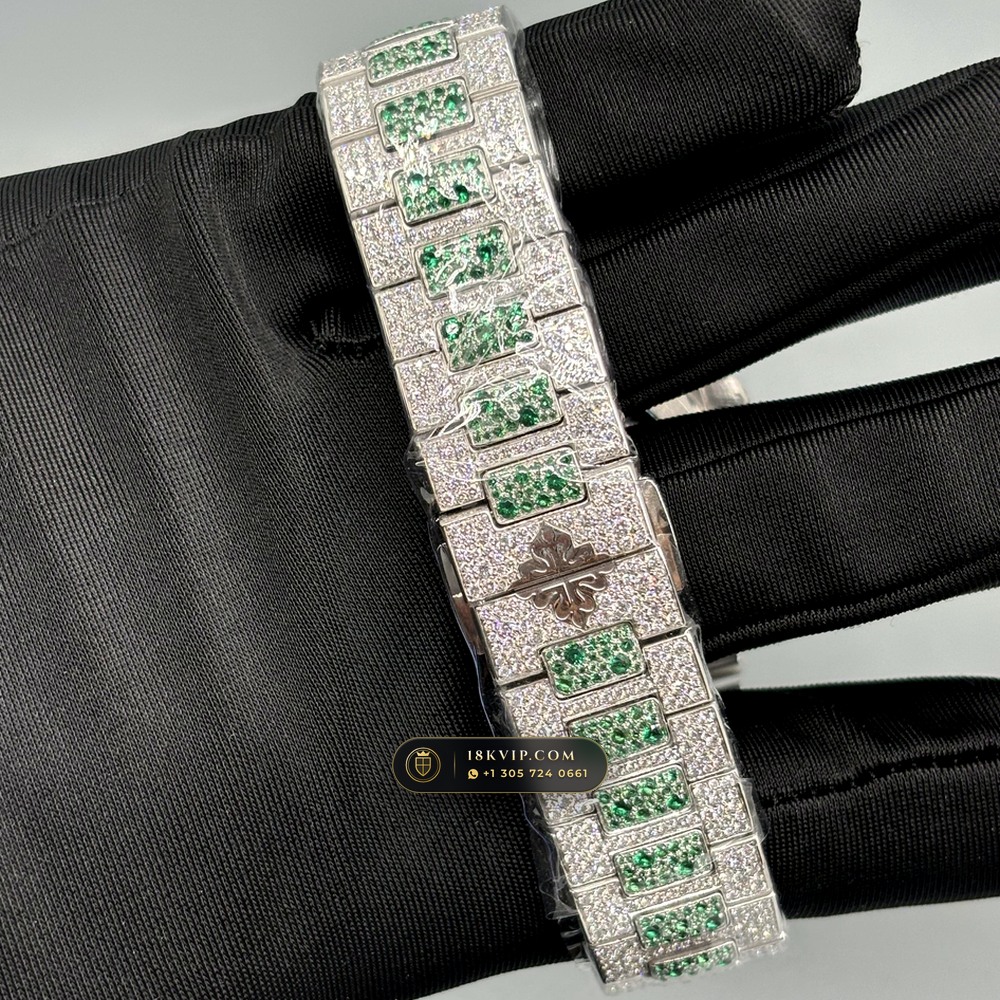 Patek Philippe Nautilus Self-Winding 40mm Baguette Emerald & Diamond Edition Ref. 5711/113P-001 — Private Vault Edition — Studio Gallery Plate VIII in 904L Stainless Steel Custom Architecture (114.9g Verified Mass, Patek Philippe Cal. 26-330 S C / Cal. 324 S C - 21K Gold Rotor)