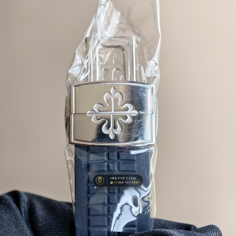 Patek Philippe Aquanaut Jumbo 42.2mm 18K White Gold Ref. 5168G-001 — Private Vault Edition — Studio Gallery Plate VIII in 18K White Gold Au750 (120.1g Verified Mass, Patek Philippe Cal. 324 S C - 21K Gold Rotor)