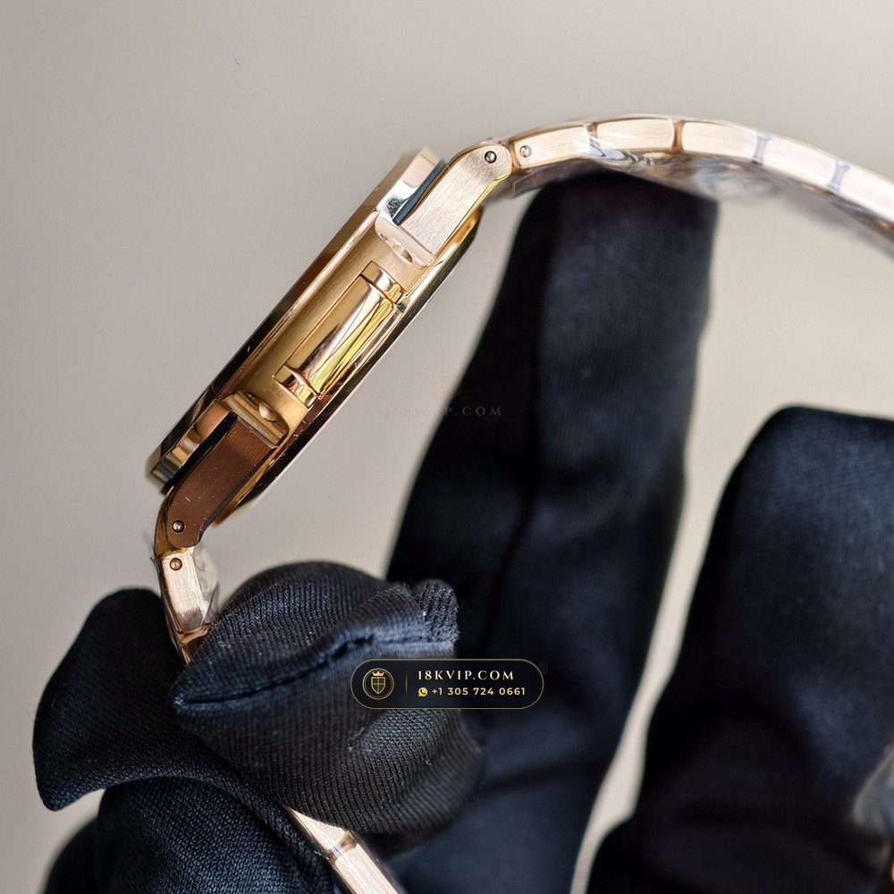 Patek Philippe Nautilus Ladies Automatic 18K Rose Gold Ref. 7118/1R-010 — Private Vault Edition — Studio Gallery Plate VI in 18K Rose Gold Au750 (146.3g Verified Mass, Patek Philippe Cal. 324 S C - 21K Gold Rotor)