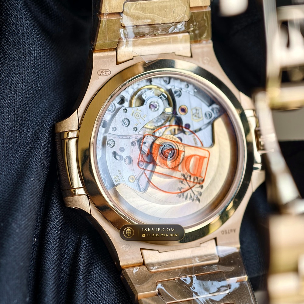 Patek Philippe Nautilus Ladies Automatic 18K Rose Gold Ref. 7118/1R-010 — Private Vault Edition — Studio Gallery Plate VII in 18K Rose Gold Au750 (146.3g Verified Mass, Patek Philippe Cal. 324 S C - 21K Gold Rotor)