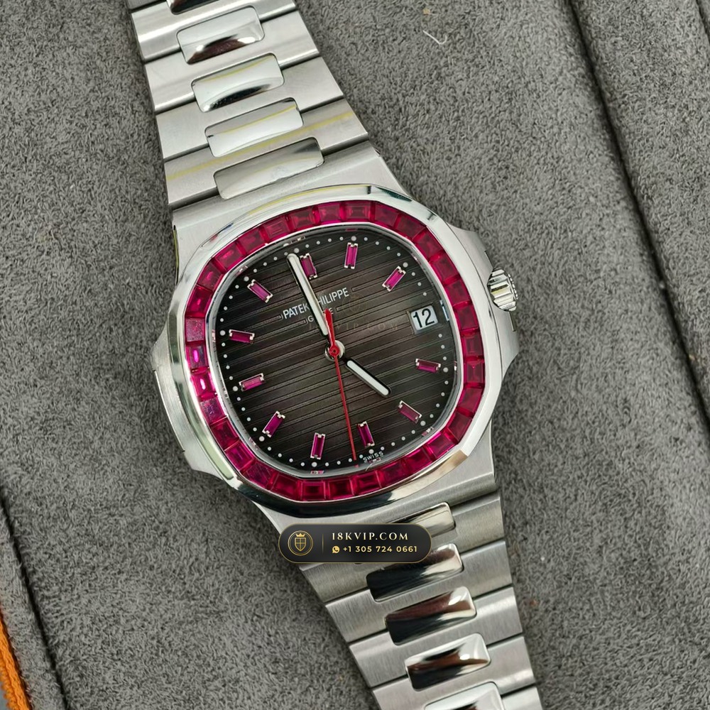 Patek Philippe Nautilus Self-Winding Baguette Ruby Bezel 950 Platinum Ref. 5711/112P-001 — Private Vault Edition — Studio Gallery Plate IV in 950 Platinum Pt950 (245.1g Verified Mass, Patek Philippe Cal. 26-330 S C / Cal. 324 S C - 21K Gold Rotor)