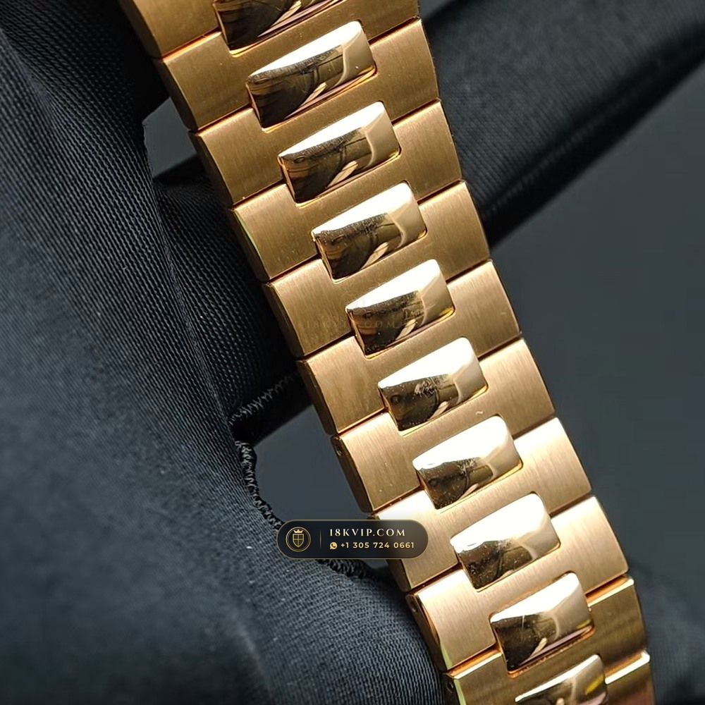 Patek Philippe Cubitus Self-Winding 18K Rose Gold Ref. 7128/1R-001 — Private Vault Edition — Studio Gallery Plate VII in 18K Rose Gold Au750 (188.0g Verified Mass, Patek Philippe Cal. 26-330 S C)
